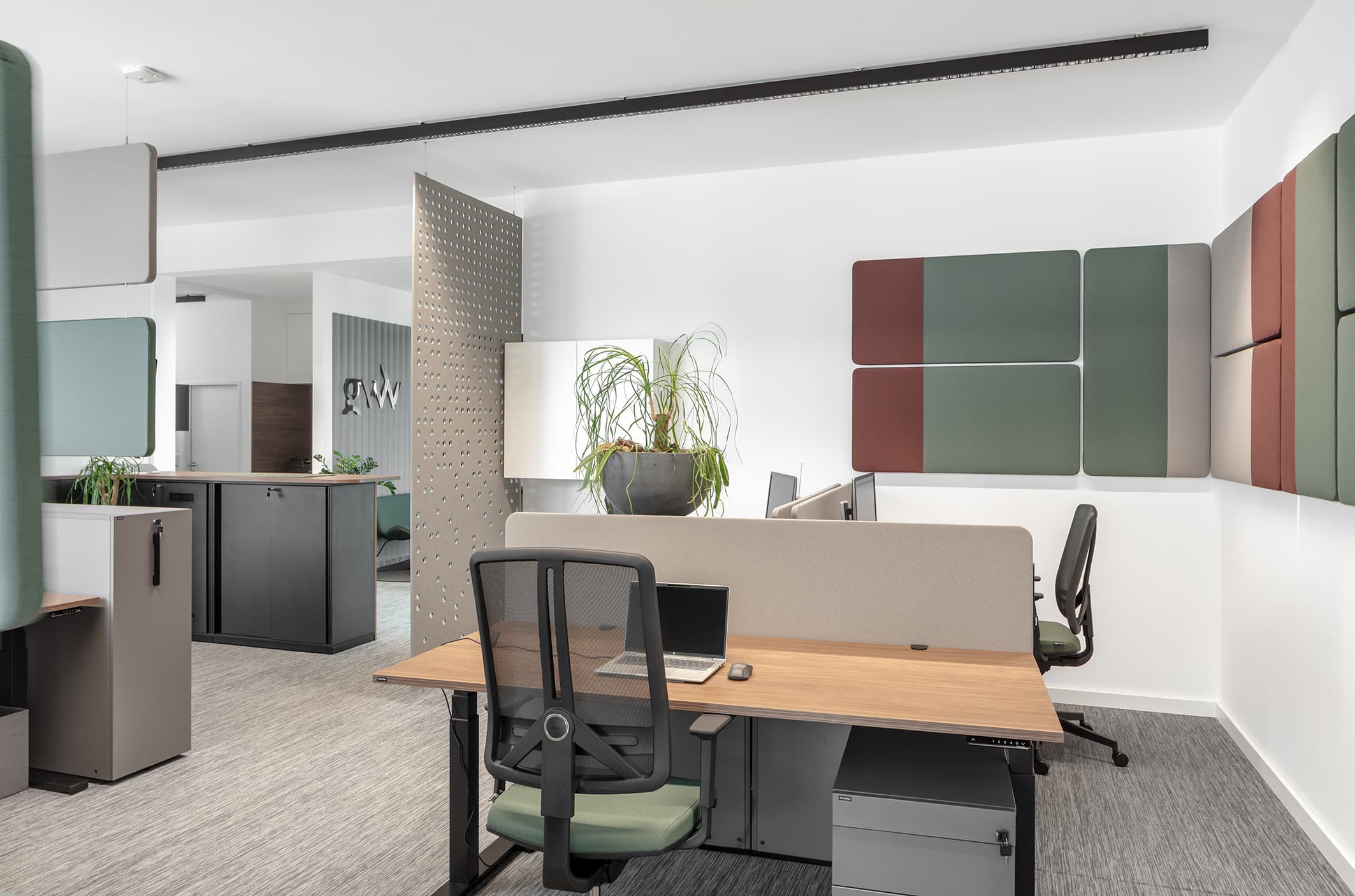 𝗡𝗲𝘂𝗲 𝗔𝗿𝗯𝗲𝗶𝘁𝘀𝘄𝗲𝗹𝘁𝗲𝗻 𝗯𝗲𝗶 𝗚𝗪𝗩 – 𝗺𝗶𝘁 𝗙𝗼𝗸𝘂𝘀 𝗮𝘂𝗳 𝗘𝗿𝗴𝗼𝗻𝗼𝗺𝗶𝗲 𝘂𝗻𝗱 𝗪𝗼𝗵𝗹𝗯𝗲𝗳𝗶𝗻𝗱𝗲𝗻