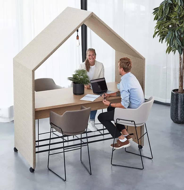 The Hut 4