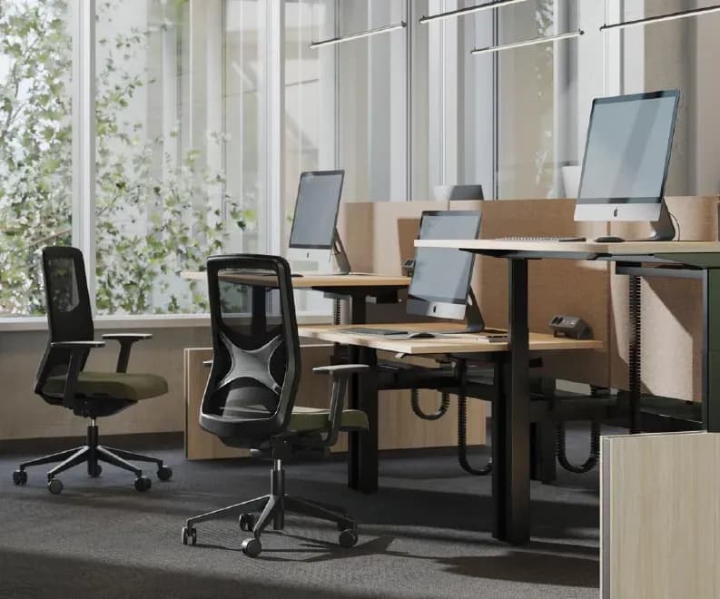 Arbeitsplatzgestaltung mit individuellen Büromöbeln in Linz